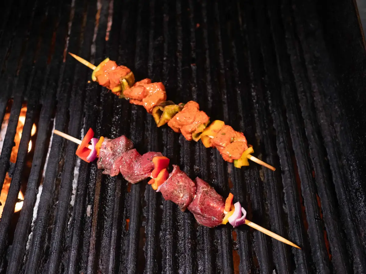 Food Truck or Traditional Wedding Catering: How to Choose